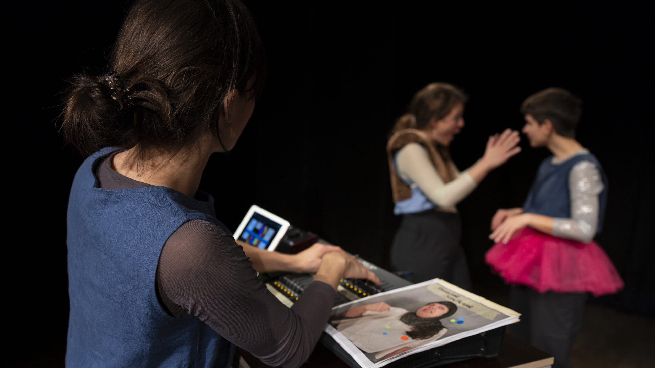 241029_Uantuzten_Einhorn_high_res_A_01 241029_Uantuzten_Einhorn_high_res_A_01