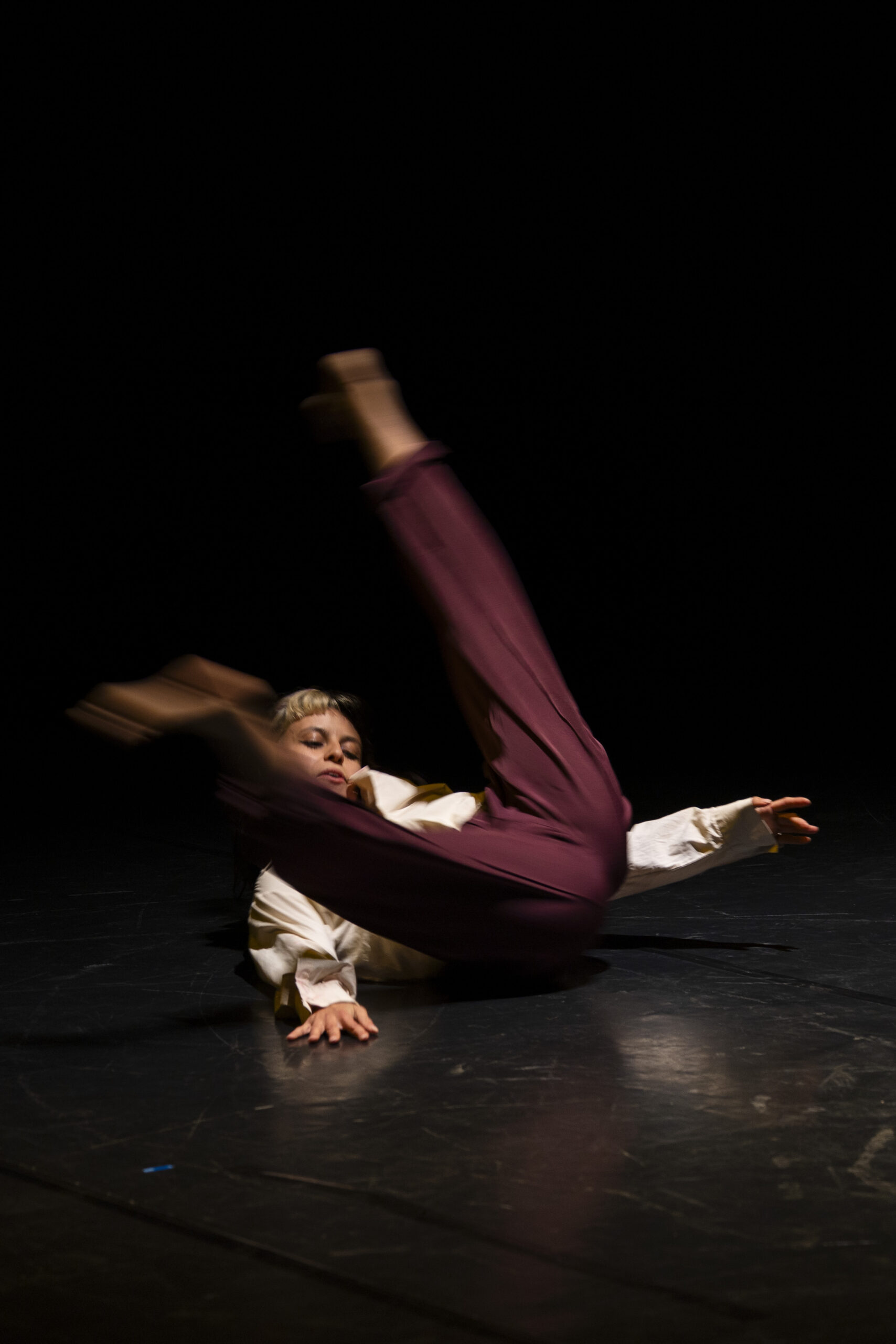 250926_ZQ_Mica_Acro_Dance_15